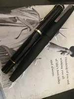 Lamy 200 y Pelikan M200 - Pelikan M200 el más económico de Pelikan con sistema émbolo.