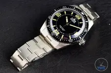 oris-divers-sixty-five-with-metal-bracelet-photo-gallery-028.webp