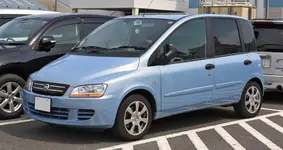 1200px-Fiat_Multipla_021.webp