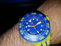 04 Swatch Playero.webp
