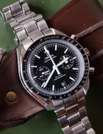 02 Omega Speedmaster Moonwatch Co-Axial Chronograph 44.25 mm Cal. 9300 & PUMA Bowie (2).webp