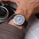 Granvelle_II_Blue_Lifestyle_11_W1200.webp
