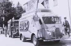 BIC-1952_tourdefrance_publicitycaravan_bic.webp