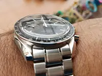 Omega Speedmaster Moonwatch Co-Axial Chronograph 44.25 mm Cal. 9300 (2).webp