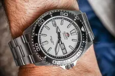 Orient-Mako-USA-II-aBlogtoWatch-21.webp