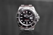 Rolex-Sea-Dweller-43mm-126600-Baselworld-2017-Review-3-768x513.webp