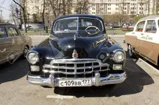 38256945-MOSC-27-de-abril-2014-coche-retro-ruso-Volga-GAZ-en-el-rally-de-coches-cl-sicos-orga...webp