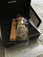 tudor red 12 copia.webp