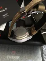 tudor red 8 copia.webp