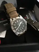 tudor red 9 copia.webp