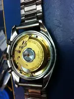 Omega Speedmaster Calibre Maquinaria Dorada Klaroqsi3.webp