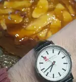 SBB Watch y pastel.webp