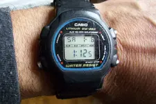 Casio DW-280 puesto 1.webp