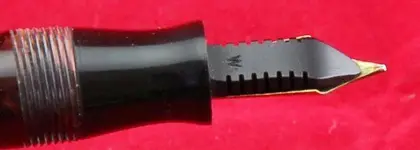 05 CHALLENGER BURDEOS 11.webp