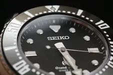 Grand-Seiko-Quartz-Diver-SBGX117-SBGX115-aBlogtoWatch-26.webp