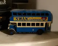autobus swan Steve Elber‎.webp