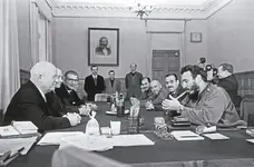 castro-y-khruschev-con-rolexdaydate-y-submariner.webp castro-y-khruschev-con-rolexdaydate-y-submariner.webp