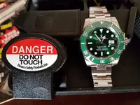 Rolex Submariner 40 mm Ref. 116610LV 'Hulk' & Glock 21 45 ACP.webp