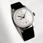 stowa_fliegeruhr_weiss-zeigerschwarz-2600 (1).webp