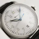 stowa_fliegeruhr-weiss-geblaute-zeiger-2600.webp