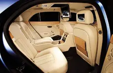 Bentley-Mulsanne-EXECUTIVE-INTERIOR-theater.webp