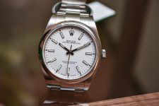 Rolex-Oyster-Perpetual-39-ref-114300-White-Dial-Baselworld-2018-4.jpg
