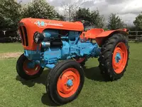 lamborghini-1r-tractor-1.webp