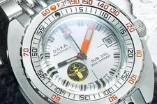 Doxa-SUB-300-Searambler-Silver-Lung-50th-Anniversary-6.webp