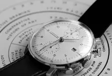 junghans-max-bill-chronoscope-ii-773bffda-77de-40dc-89fb-76b7bfff7e9c.webp