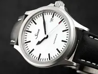 Sinn_556W_Front_side_560.webp