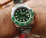 Rolex Submariner 40 mm Ref. 116610LV Aniversary Green 'Hulk' (2).webp