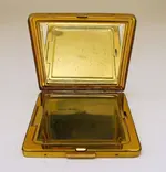 Pilot-Vintage-Mirror-Open-R.webp