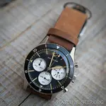 Dan_Henry_1963_Chronograph-sitting-up.webp