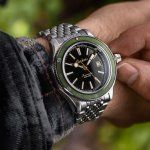 40mm-diver-feature-green-bor-on-wristsq.jpg