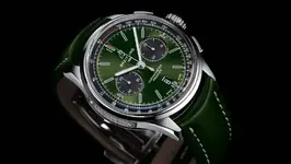 04_premier-b01-chronograph-42-bentley-british-racing-green-with-a-british-racing-green-leathe...webp