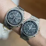 Omega_Speedmaster_MarkII_old-new_wrist_500FI.webp