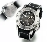 340011544triton30atm01.webp