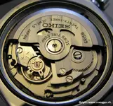seiko_prospex_scuba_200_6R15B_closeup.webp
