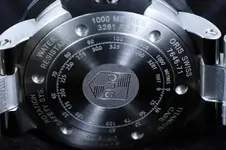 Oris%20Watch%20Australia%20ProDiver%20Date%205-01.webp