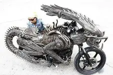 moto-alien-02.webp