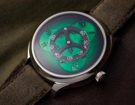 H-Moser-Cie-Endeavour-Flying-Hours-SuperLumiNova-Blue-And-Cosmic-Green-Watches-3.jpg