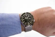 Seiko-5-Sports-Suits-Style-SRPD75K1-340-€-1-Horas-y-Minutos.webp