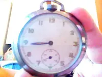 reloj radiactivo frente.webp