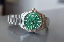 TAG-Heuer-Aquaracer-Green-Dial-WAY2015-BA0927-Dive-Watch-Hands-On-7.webp