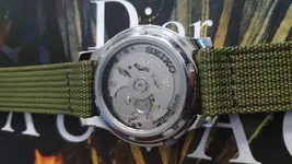 Seiko 5 Military Trasera.webp