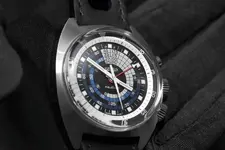 Vulcain-Nautical-Seventies-glove-thumb-960xauto-18458.webp