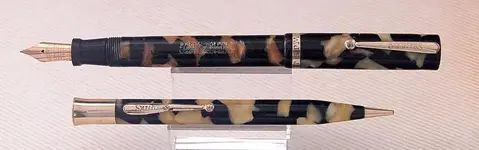 SheafferS Flat Top LIFETIME Oversize WHITE DOT 02.webp