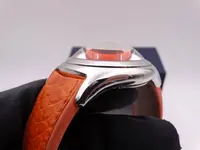 corum bubble orange 4147.webp