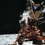 Aldrin bajando del Eagle.webp