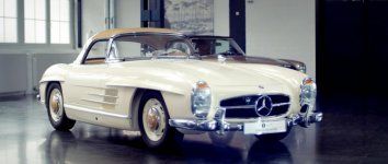 01-mercedes-benz-all-time-stars-concours-edition-cars-300-sl-1700x720.jpg